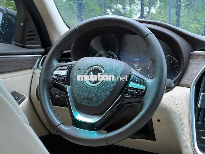 VinFast Lux A2.0 2020 Premium 2.0 AT - 39000 km