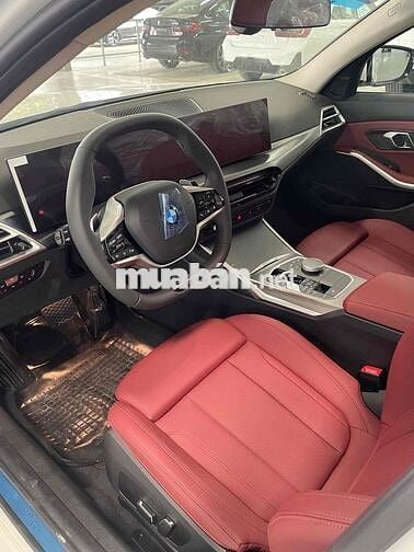 BMW 3 Series 2025 320i Sport Line NT Đỏ Trả Trước