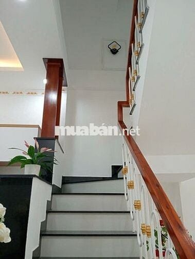 Cần cho thuê nhà MT 85B Nguyễn Phi Khanh P.Tân Định Q.1