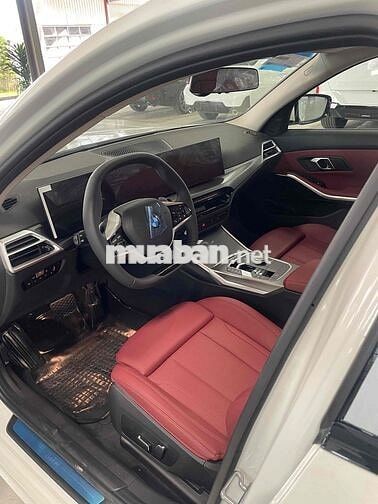 BMW 3 Series 2025 320i Sport Line NT Đỏ Trả Trước