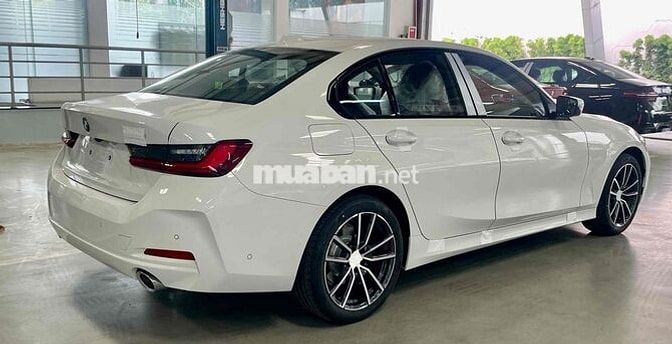 BMW 3 Series 2025 320i Sport Line NT Đỏ Trả Trước