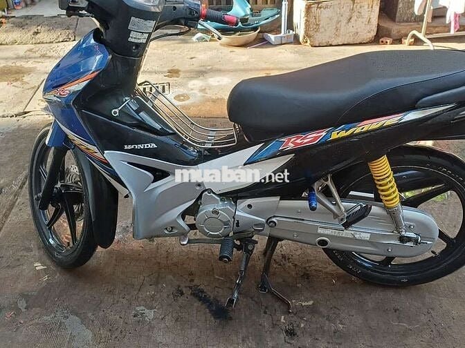 Wave rs áo còn dán keo
 Hơi ra khói nhẹ.
