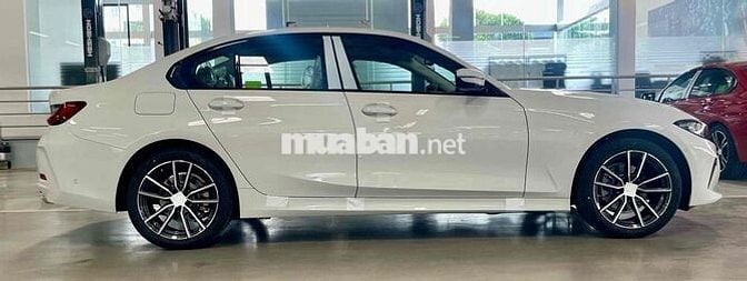 BMW 3 Series 2025 320i Sport Line NT Đỏ Trả Trước