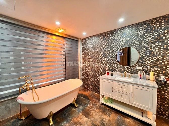 Bán nhà Trung Kính 5 tầng, ô tô ra vào, 75m2, ngõ nông, khu cán bộ