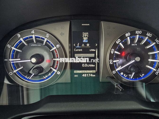 Toyota Innova 2018 2.0 Venturer - 48174 km