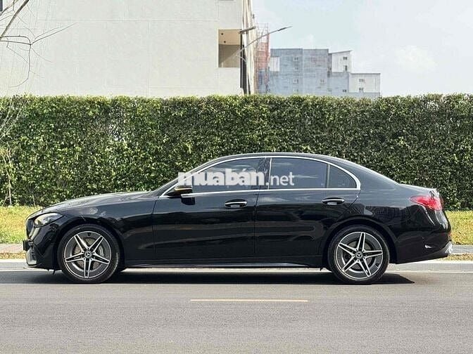 Mercedes Benz C300 AMG 2022 - 10.000 km
