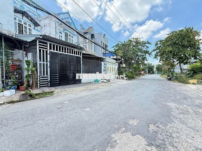 NHÀ 2 TẦNG ĐÚC MT ĐƯỜNG VÀO Ở NGAY, 105M2, GẦN CHỢ, SVĐ THỚI TỨ, 4.38T