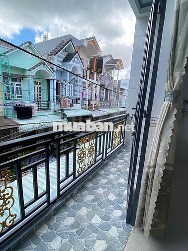 Cho thuê Nhà nguyên căn 4 phòng ngủ 3wc. Ngay Đại học Y Dược Cần Thơ