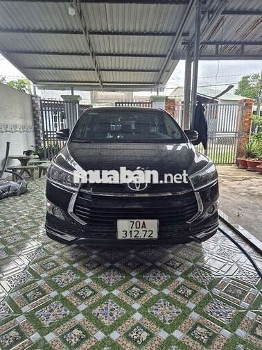 Toyota Innova 2018 2.0 Venturer - 48174 km