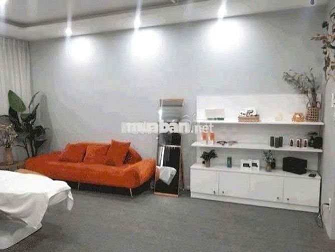Cho Thuê Nhà Đẹp Rộng Đường Nguyễn Thượng Hiền, Quận 10 ( Ngang 8m )