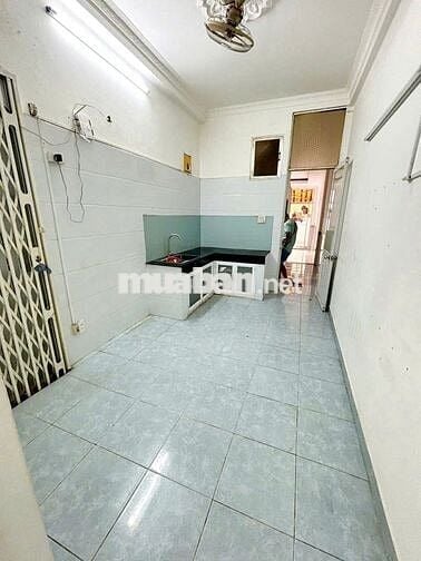 (4pn-3wc), có sân để xe + sân thượng, HXH 230/5 Cao Thắng, Q10