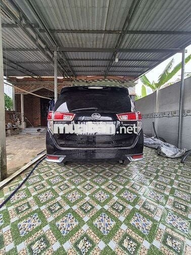 Toyota Innova 2018 2.0 Venturer - 48174 km