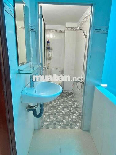 Cho thuê Nhà nguyên căn 4 phòng ngủ 3wc. Ngay Đại học Y Dược Cần Thơ