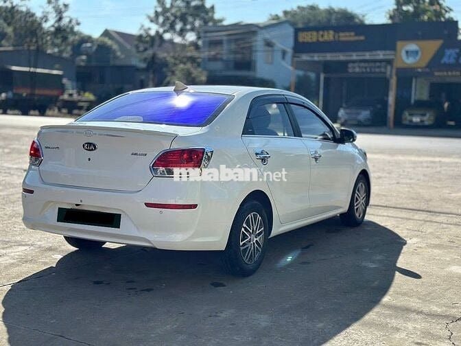 Bán Kia Soluto 2021 deluxe số tự động màu trắng