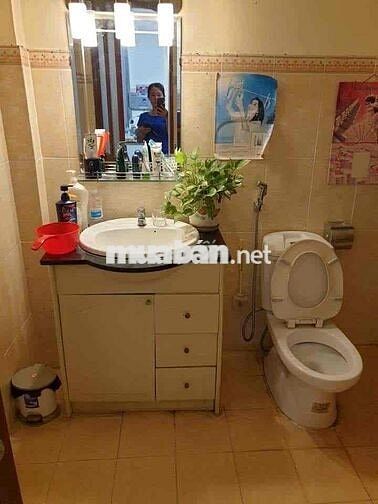 Cho thuê nhà nguyên căn hẻm xe hơi giáp Khu ABC làng đại học giá :9.5