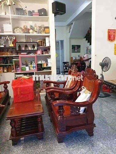 Cho thuê nhà nguyên căn hẻm xe hơi giáp Khu ABC làng đại học giá :9.5