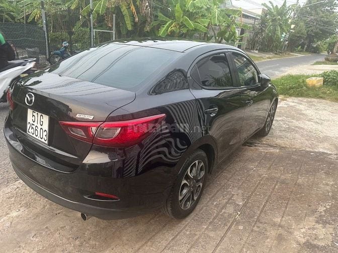 Cần bán xe mazda2 xe gia đình đời 2017