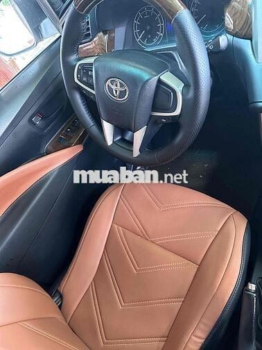 Toyota Innova 2019 2.0E - 900000 km