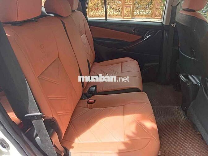 Toyota Innova 2019 2.0E - 900000 km