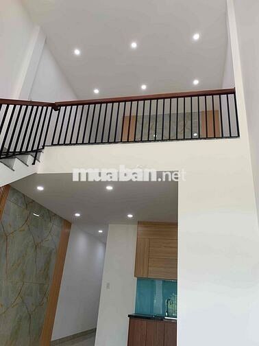 Nhà mê lửng Điện Ngọc giáp Hoà Quý