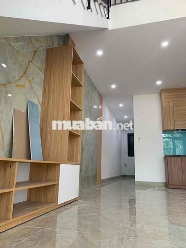 Nhà mê lửng Điện Ngọc giáp Hoà Quý