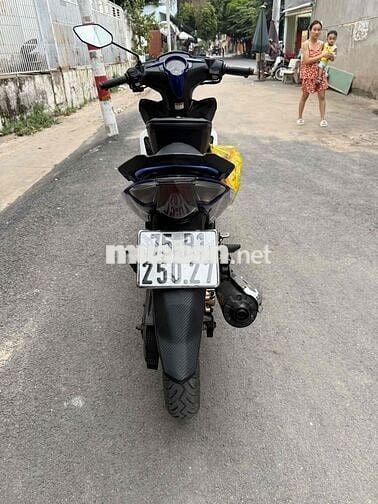 xe yamaha exciter 2013 màu xanh trắng mới ken 90 %