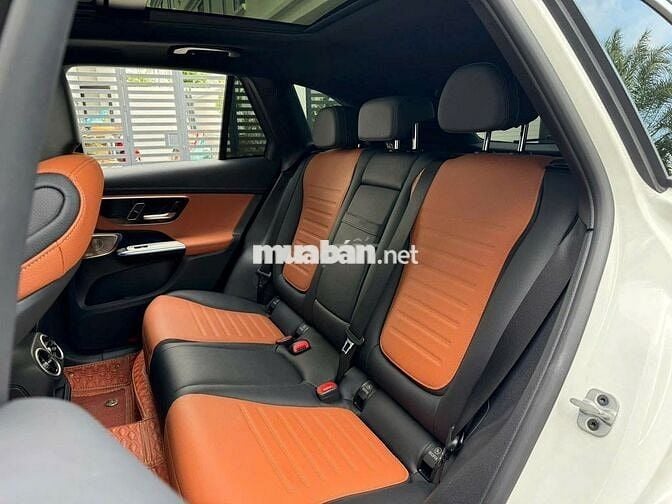 Mercedes Benz GLC Class 2025