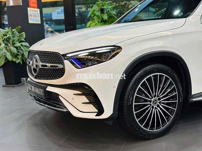Mercedes Benz GLC Class 2025
