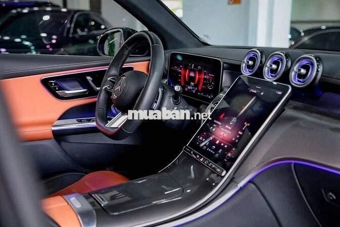 Mercedes Benz GLC Class 2025