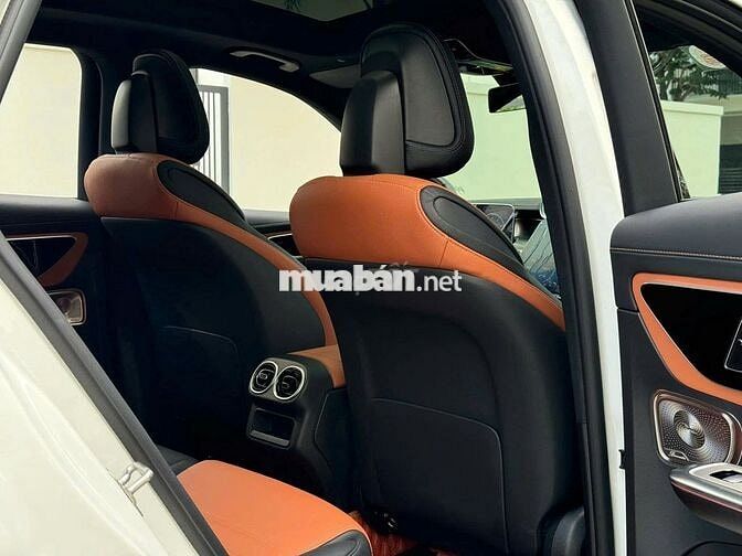 Mercedes Benz GLC Class 2025