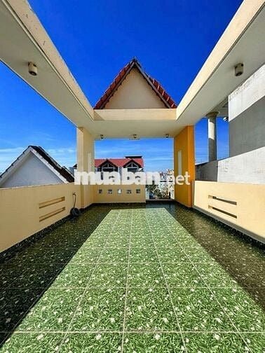 HẺM Ô TÔ 10 GẦN CHỢ BÌNH TRỊ ĐÔNG, TRƯỜNG HỌC