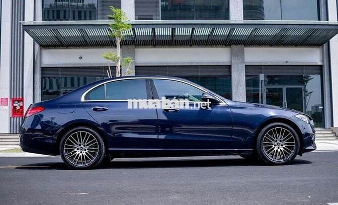 Mercedes Benz C Class 2025