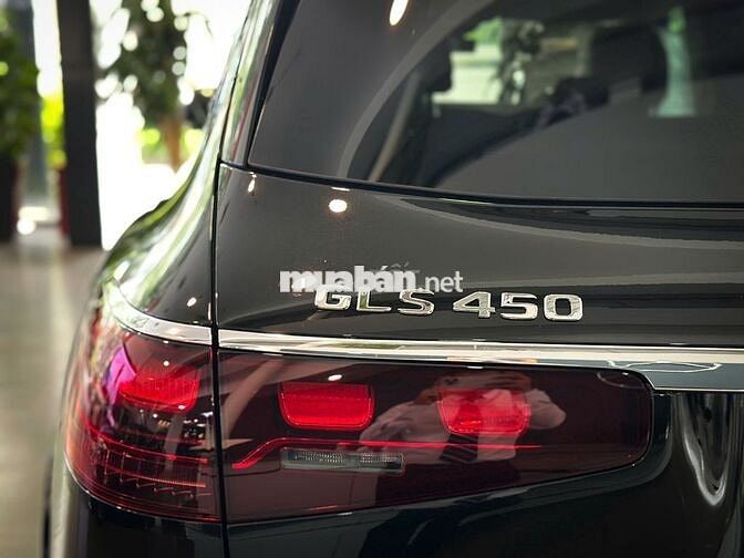 Mercedes Benz GLS Class 2025