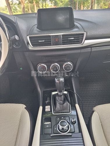 Gia đình cần bán xe mazda3- 2019. 1.5premium