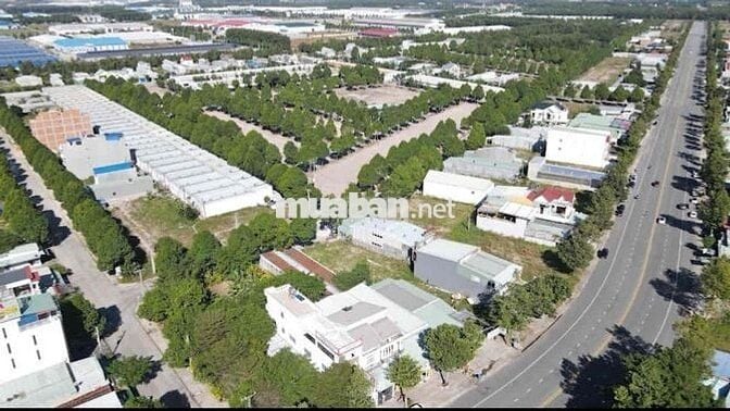 Bán gấp lô đất ngay trung tâm chợ Bàu Bàng, thổ cư 100%