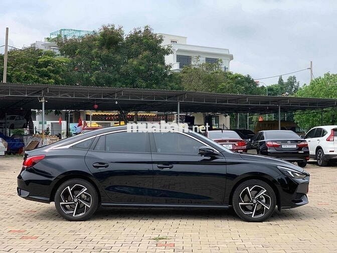MG MG5 lux 2023 đi 16.000 km như xe mới