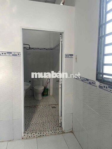 Cho thuê nhà trệt rộng 100m2 trục chính hẻm Nguyễn Văn Lịn