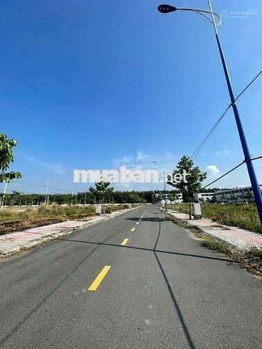 cần bán 190m2, ngay kcn cây trường, cách chợ trừ văn thố chỉ 300m