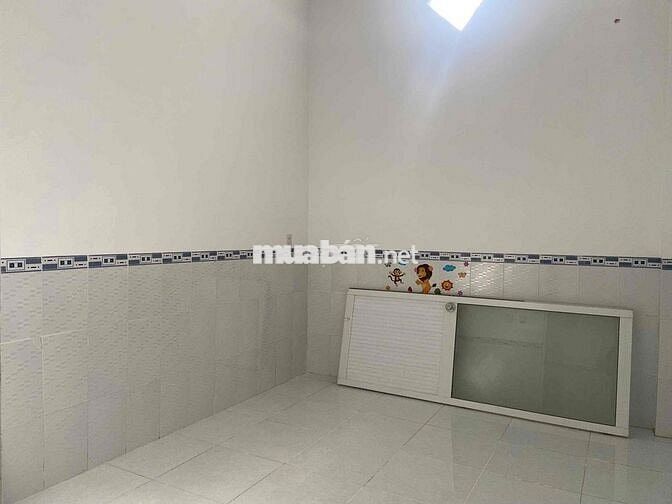 Cho thuê nhà trệt rộng 100m2 trục chính hẻm Nguyễn Văn Lịn