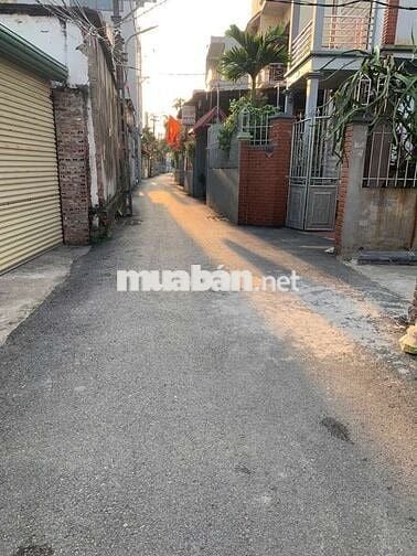 GIA ĐÌNH CẦN LO VIỆC BÁN GẤP MẢNH ĐẤT 55M ĐƯỜNG OTO VÀO ĐẤT .RẺ NHẤT
