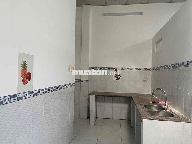 Cho thuê nhà trệt rộng 100m2 trục chính hẻm Nguyễn Văn Lịn