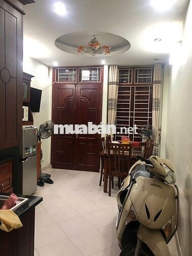 Nhà đẹp 5T phố Hào Nam, đúng 15m ra mặt phố chính tàu điện chạy vù vù
