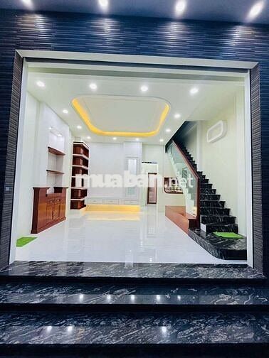 CHO THUÊ NHÀ:
TRỆT 1 LẦU VÀ SÂN THƯỢNG MỚI XÂY
HẺM 388 NGUYỄN VĂN CỪ