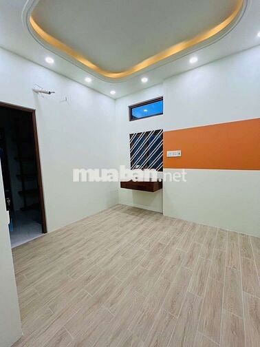 CHO THUÊ NHÀ:
TRỆT 1 LẦU VÀ SÂN THƯỢNG MỚI XÂY
HẺM 388 NGUYỄN VĂN CỪ