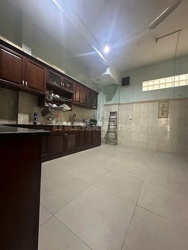 Cần bán căn nhà khu trung tâm Quận 1, DT 98m2, quy mô được xây 8 tầng