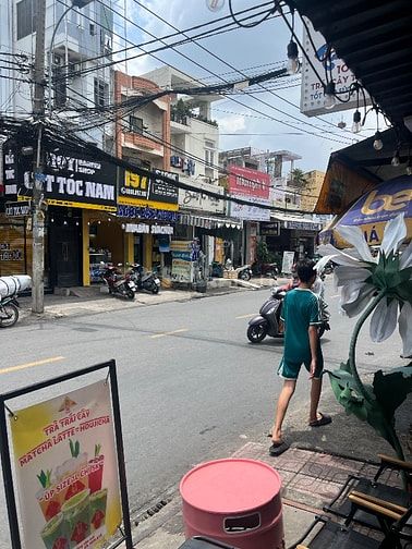 Sang tiệm trà trái cây tươi thương hiệu ' tử tế '