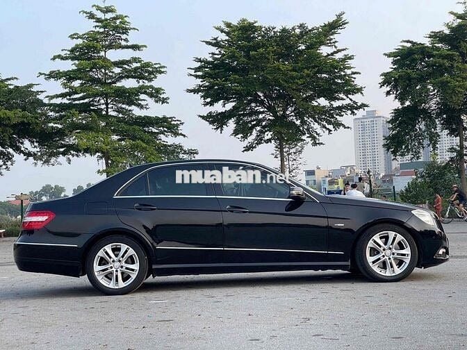 Mercedes Benz E Class 2010 E250 - 150000 km