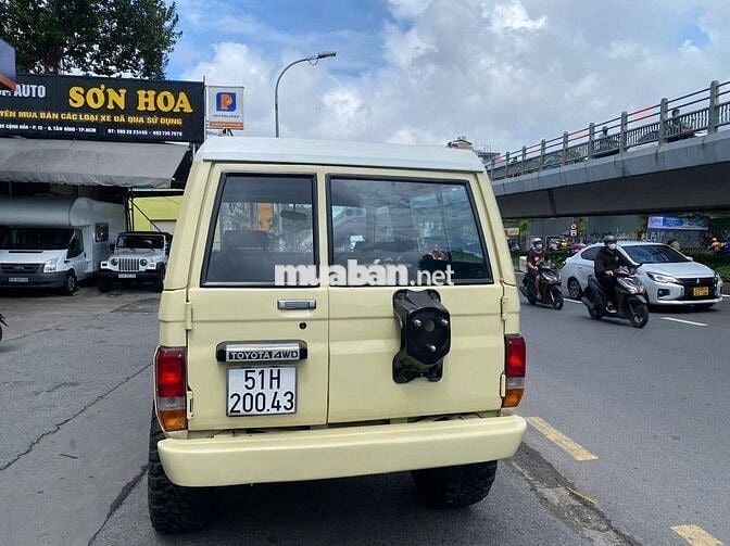 Toyota Land Cruiser BJ70 4.0 MT 1989