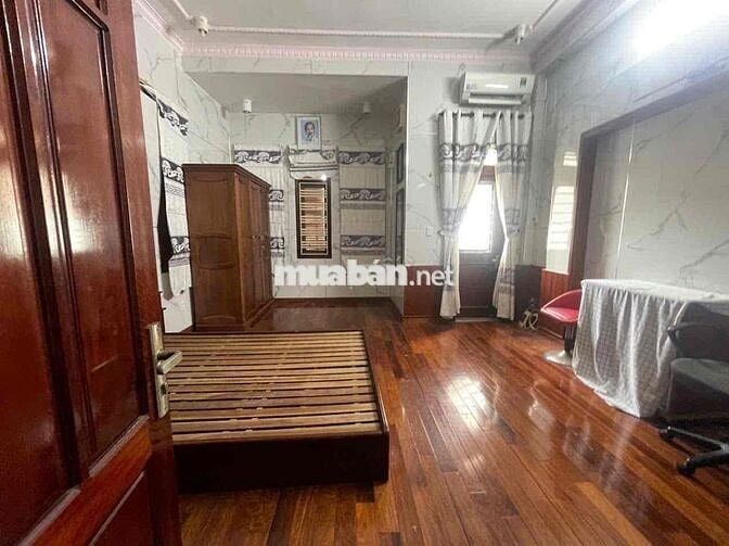 cho thuê nhà kiêt đinh tiên hoàng 2 phòng ngủ , 2 khu sinh hoat chung