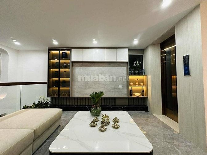 Nhà Đẹp Lô Góc, Thang Máy Minh Khai 30m, 7 tầng, mt 4m, giá 9.8 tỷ.